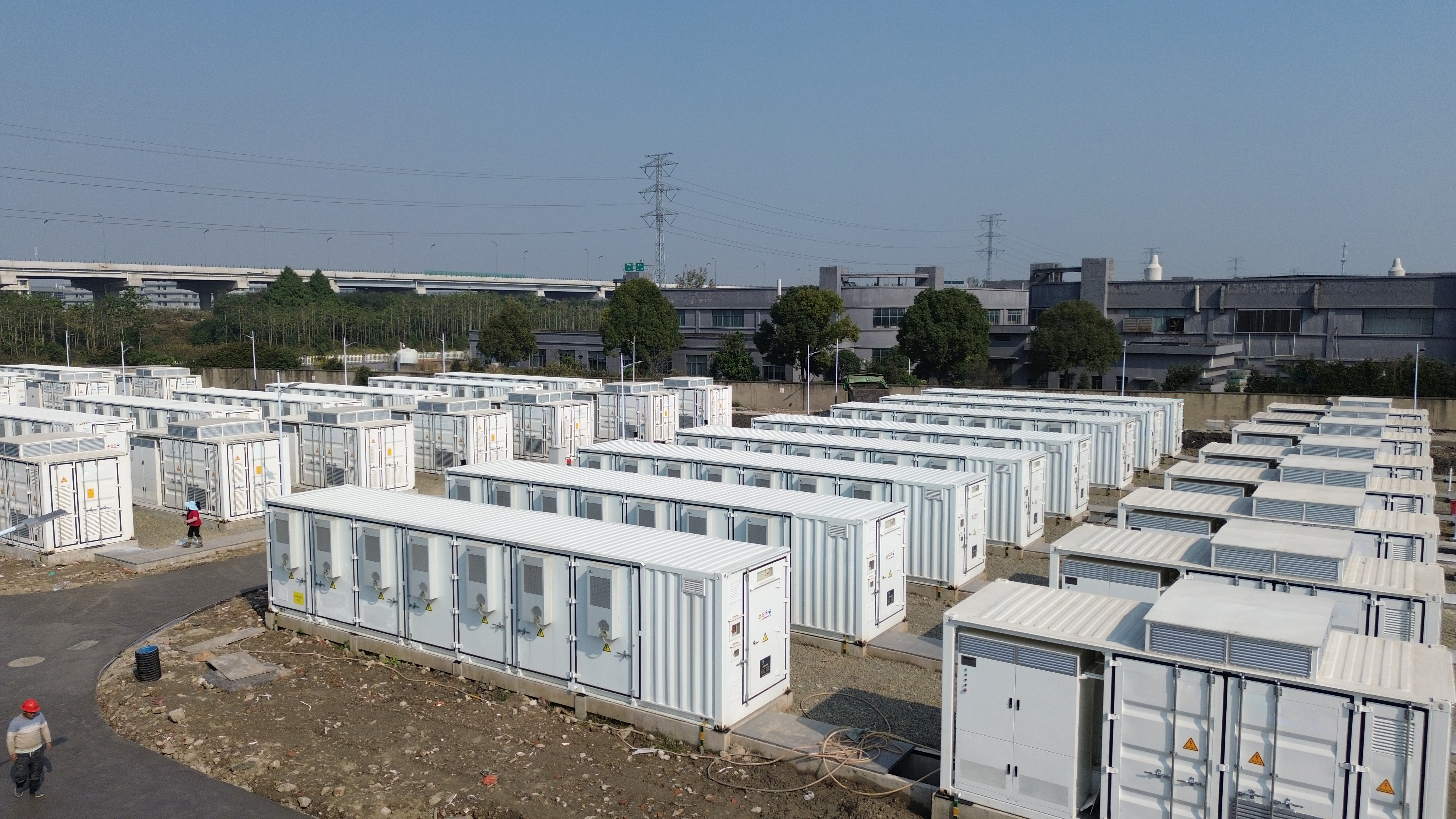 多多28电力开发建设超大“充电宝”并网投用